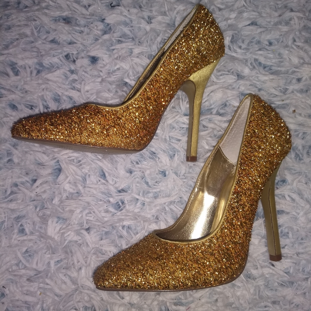 💲⬇️PRICE DROP! Lauren Jones gold ribbon pumps